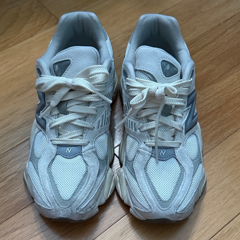 New Balances 9060 White and Gray Athletic Sneakers size W 6.5